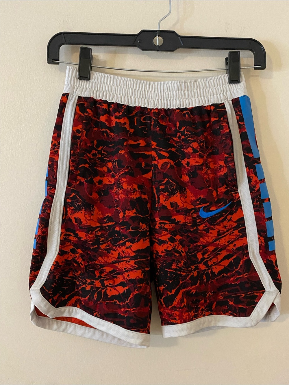 Nike Elite Red & Blue Camo Kids Athletic Shorts size medium